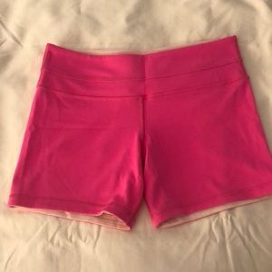 Lululemon reverse groove short (regular) - size 8